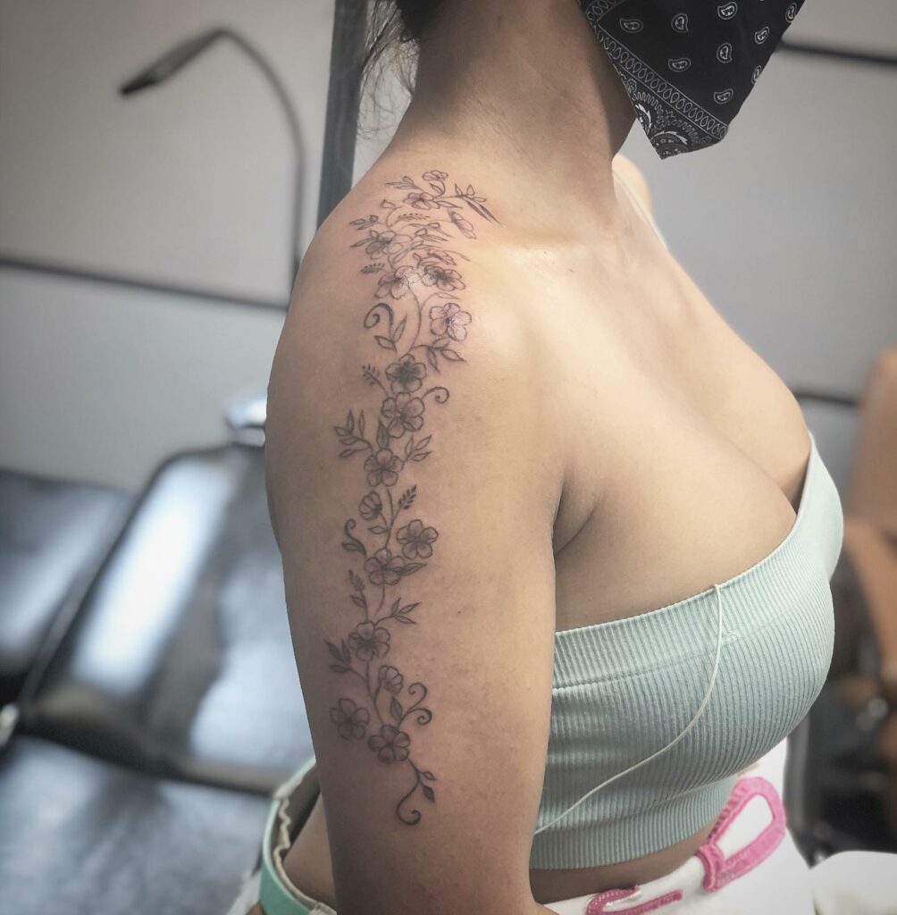 BEAUTIFUL SHOULDER TATTOO IDEAS FOR WOMEN IN 2024 34 Shoulder and Arm Tattoo