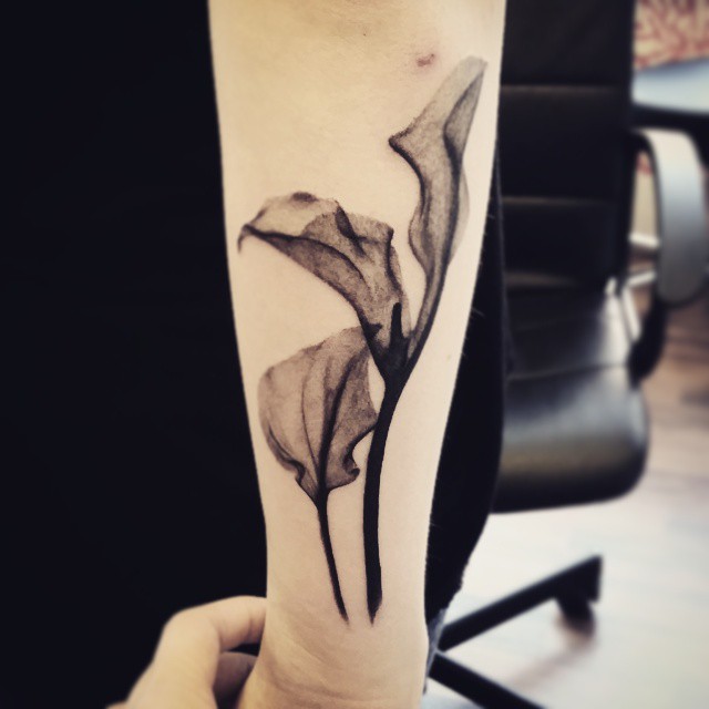Beautiful Calla Lily Tattoo Ideas with Meanings Updated For 2024 26 Simple Calla Lily Design
