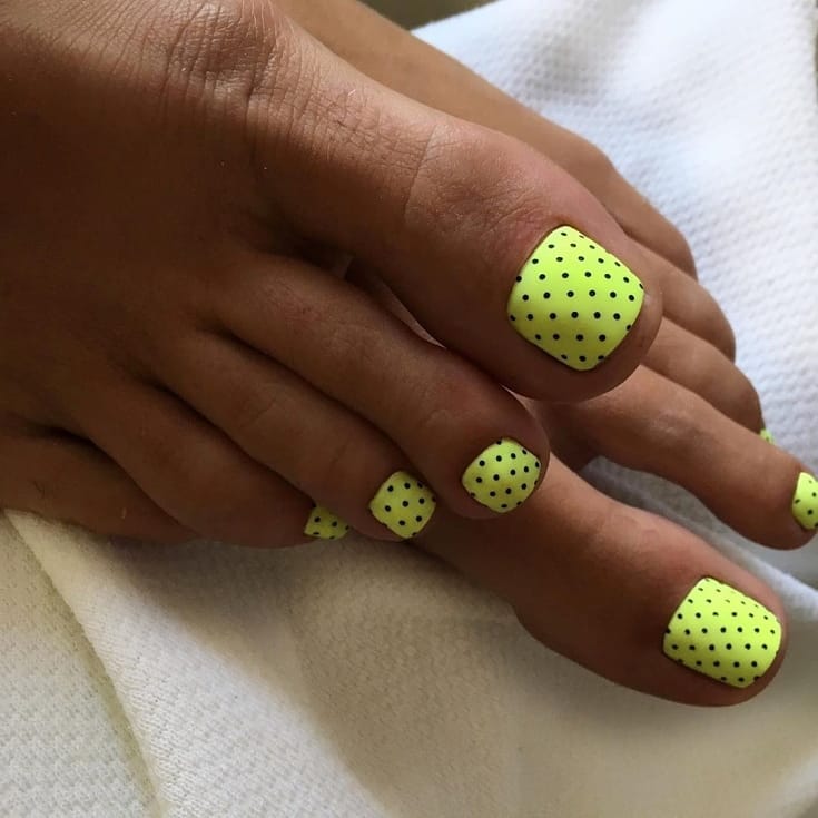 20 Latest Neon Yellow Pedicure Ideas To Try In 2024! 12 Matte Neon Yellow Pedicure with Dots