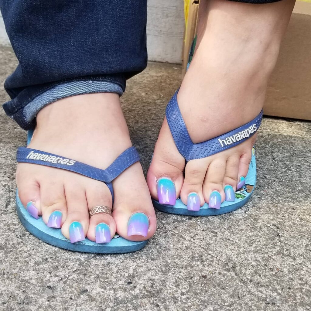 30 Ombre Pedicure Ideas to Experiment with in 2024 29 Lilac Ombre