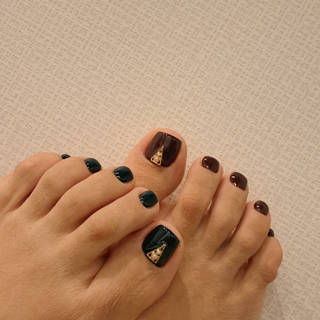 20 Latest Brown Pedicure Designs To Try In 2024! 11 Brown And Green Combo Pedicure
