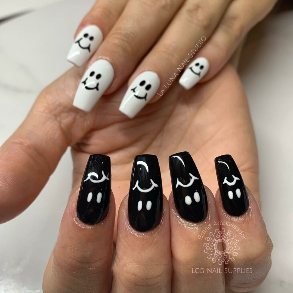 Show Off 25 Smiley Face Nail Designs in 2024 31 Happy/Sad Nails