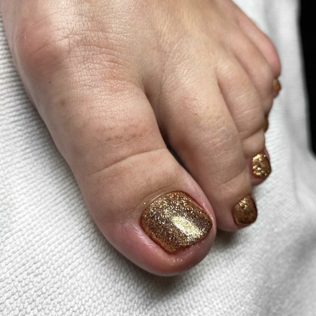 Add Sparkle with 25 Sparkly Toe Nails for 2024 30 Sparkly Gold Nail Pedicure