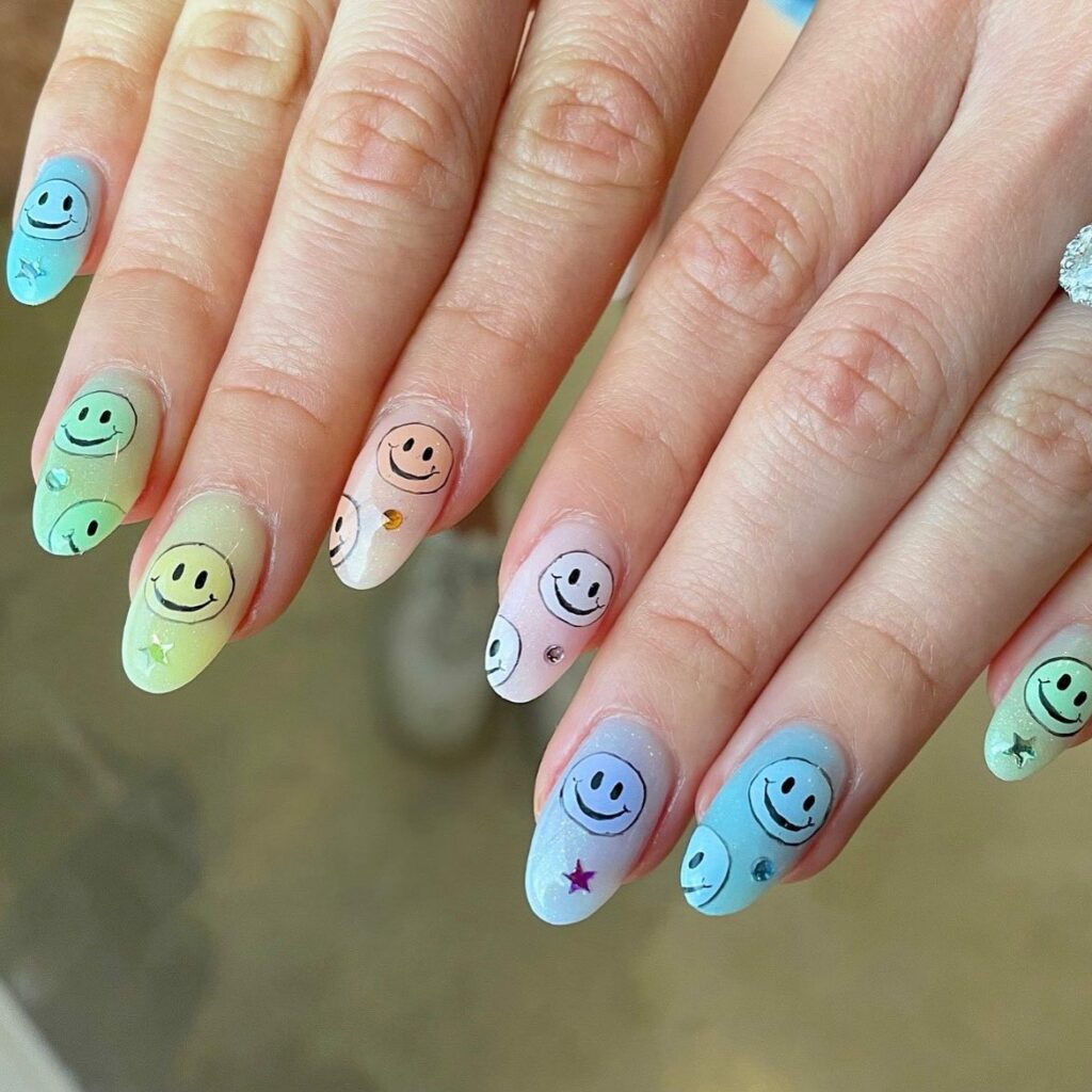Show Off 25 Smiley Face Nail Designs in 2024 22 Bright Smile Nails