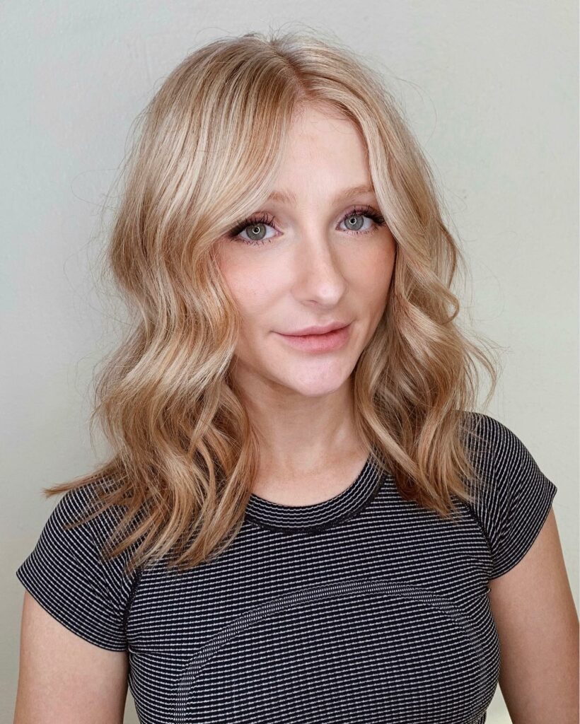 30 Medium Length Hairstyles Blonde Ideas to Try in 2024 36 Shoulder-Grazing Strawberry Shag