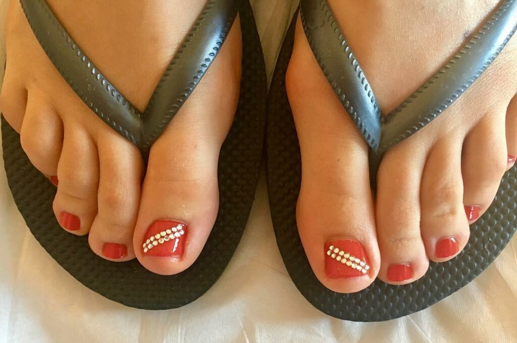 23 Elegant Pedicure Designs to Try in 2024 10 Gems on Baby Pink