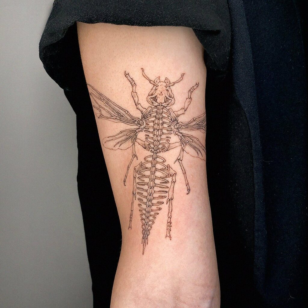 10 AMAZING BEE TATTOO IDEAS + MEANINGS - NEW FOR 2024 14 Hornet Tattoo