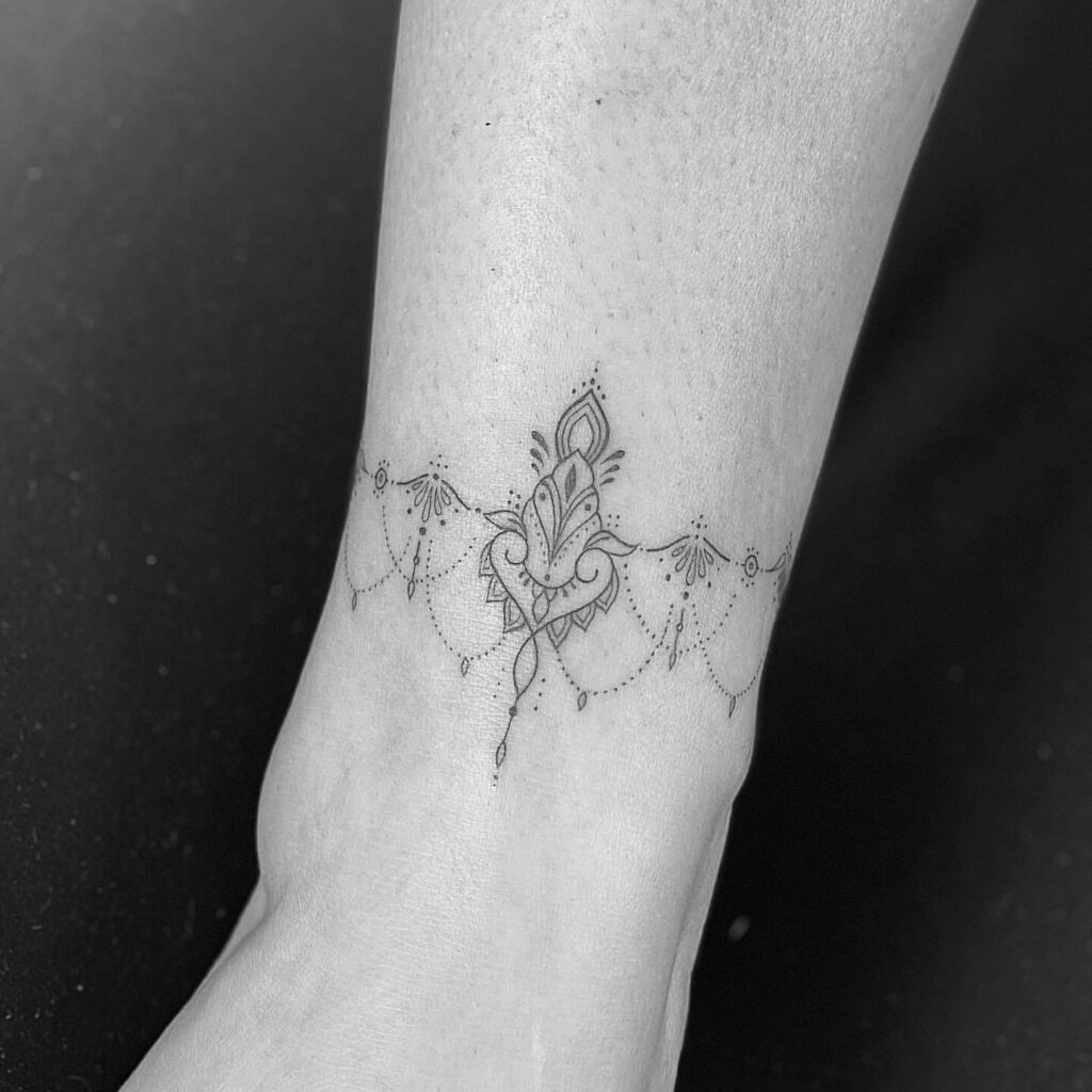 31 Latest Ankle Bracelet Tattoos To Inspire You In 2024! 25 Ankle Bracelet Tattoo