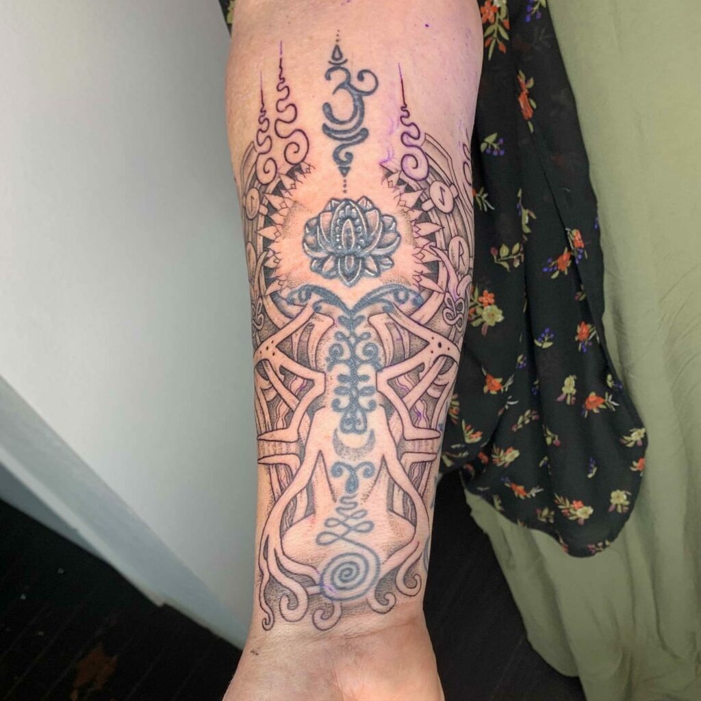 46 Celtic Half-Sleeve Tattoo Ideas for 2024 28 Celtic Half Sleeve