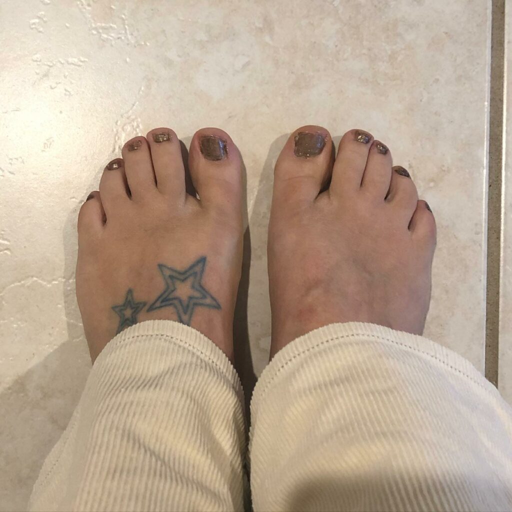22 Fall Pedicure Color Ideas to Spice Up Your Look in 2024 12 Autumn Bronze