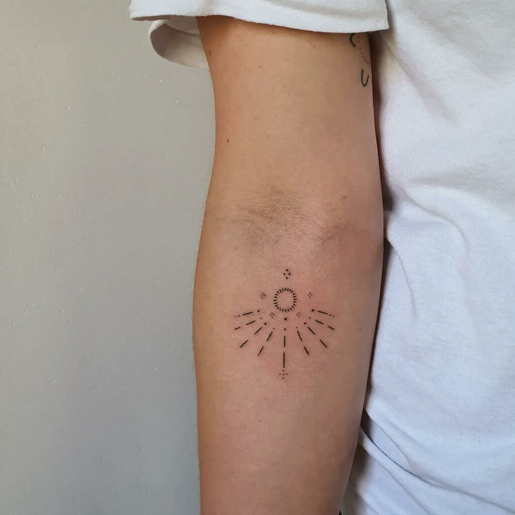 11+ Sun Rays Tattoo Drawing Ideas That Will Blow Your Mind! 14 Small Sun Tattoos