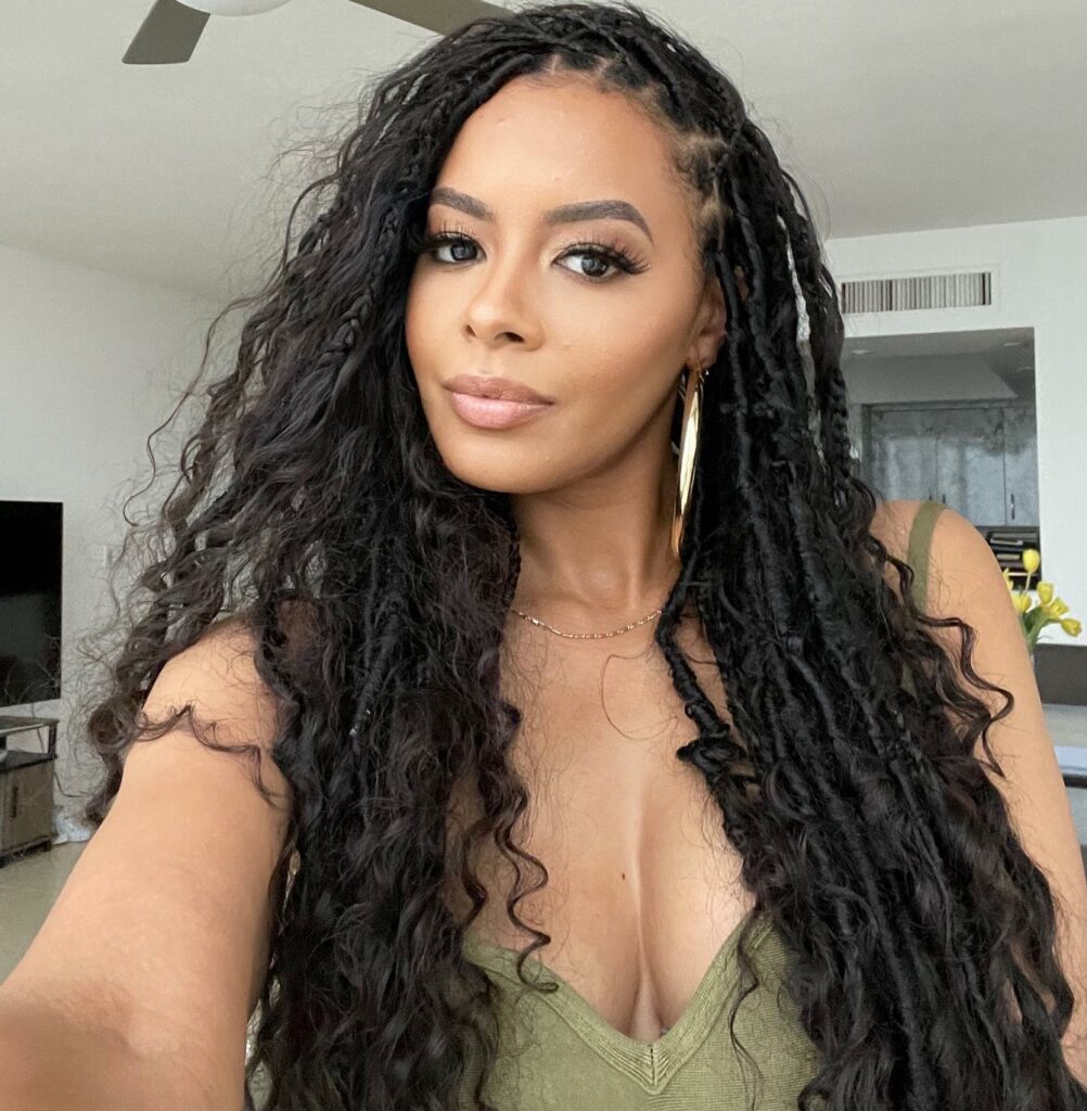 30 Curly Hairstyles Ideas to Flaunt Your Curls in 2024 11 Corset French Braid Saga