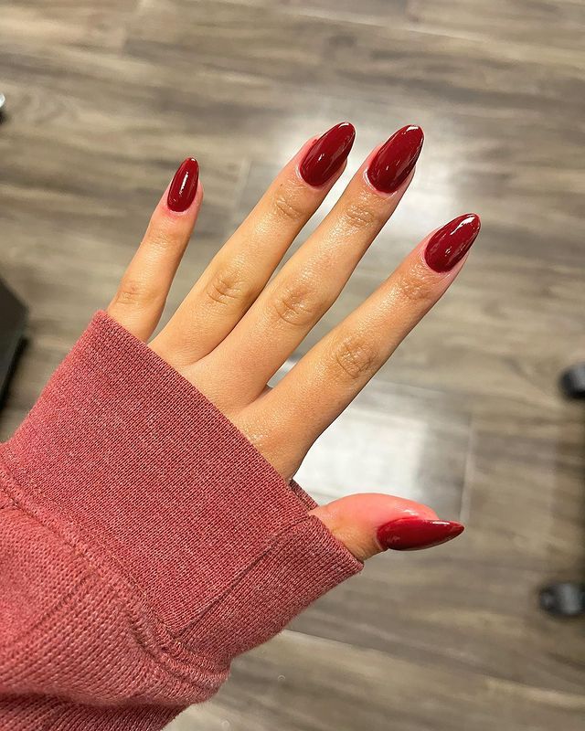 20 Latest Wine Color Nail Ideas To Try In 2024! 27 Red Wine Color Round Nails