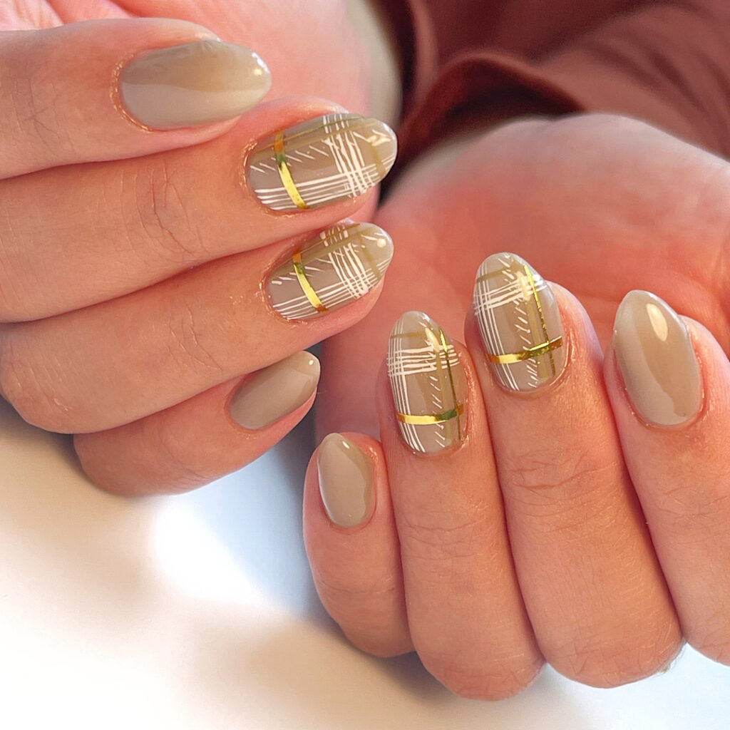 29 LATEST PLAID NAIL DESIGNS TO TRY IN 2024! 19 Tab And Gold Plaid Nails