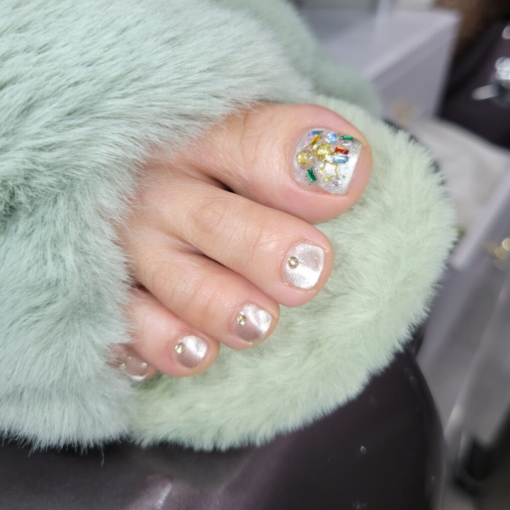 Add Sparkle with 25 Sparkly Toe Nails for 2024 34 Shiny Pedicure For Holidays