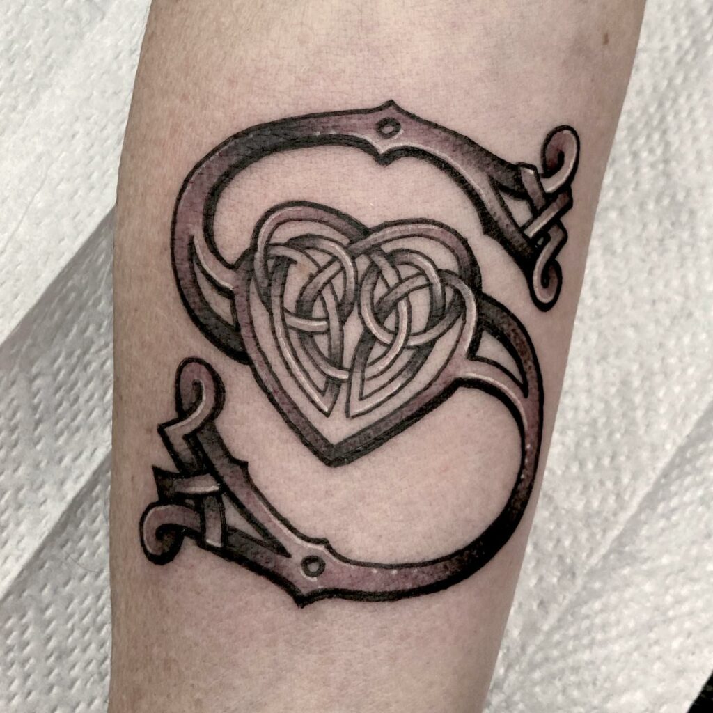 20+ Amazing CELTIC TATTOOS + All Their Meanings! 22 Love Knots