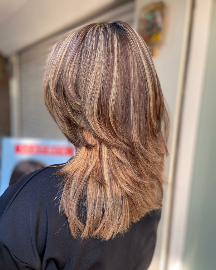44 Trendy Blonde Highlights On Brown Hair Ideas to Try in 2024 23 Cozy Up with Ashy Brown and Honey Highlights