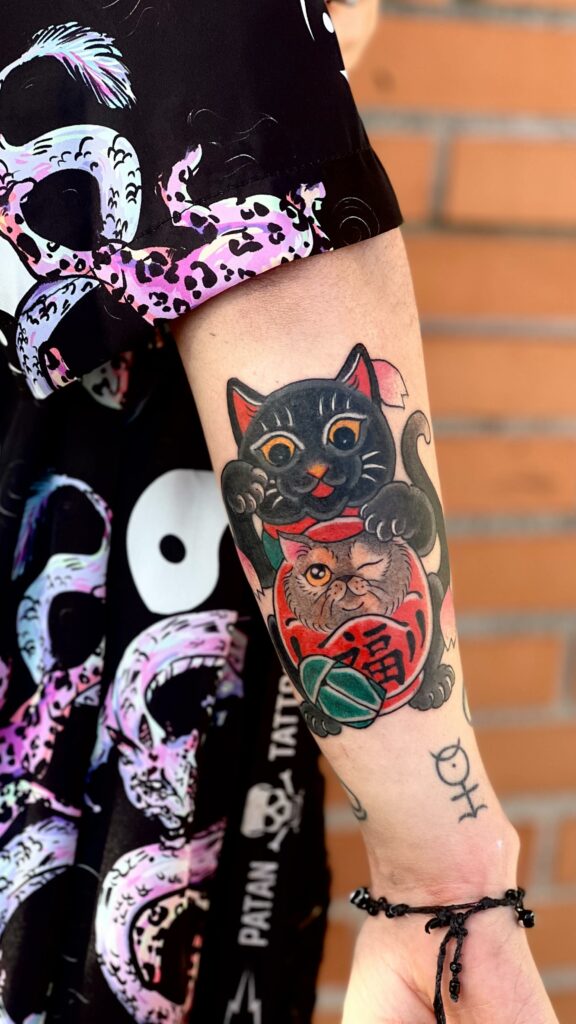 AMAZING DARUMA DOLL TATTOOS DESIGNS & MEANINGS - UPDATED FOR 2024 16 Daruma Doll Tattoo