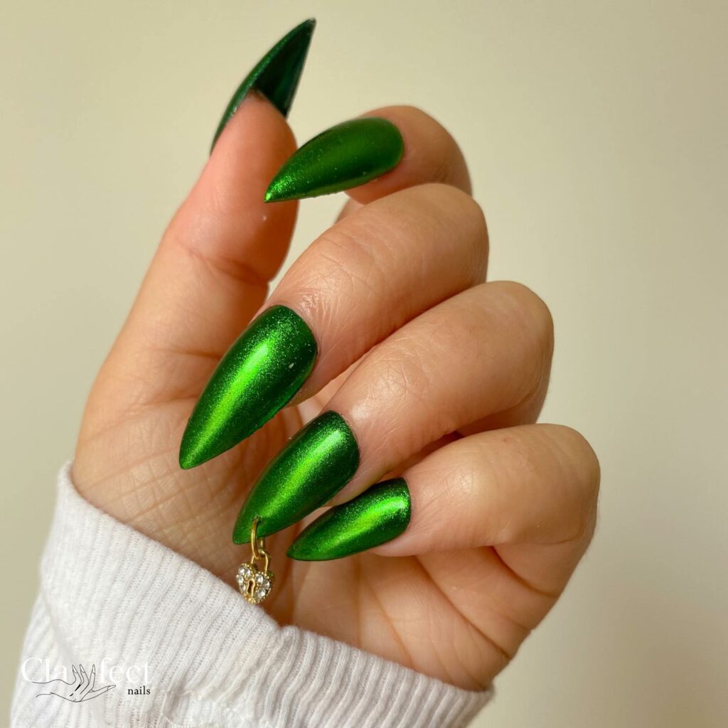 30 Latest Green Chrome Nail Ideas To Try in 2024! 21 Metallic Green Stiletto Nails