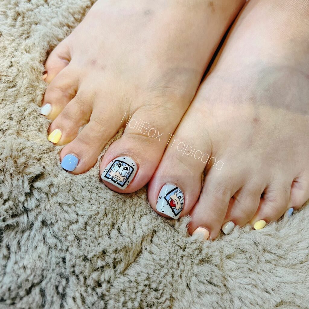 15 Latest Disney Pedicure Designs To Try In 2024! 11 Donald Duck Pedicure