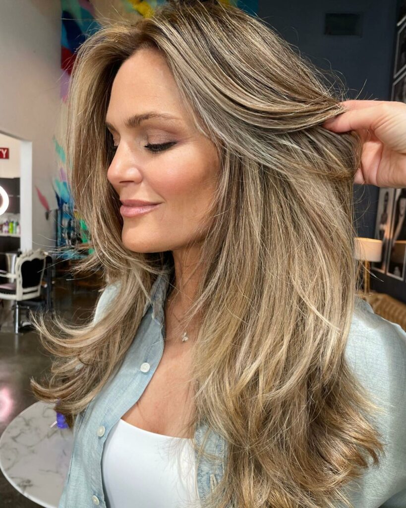 30 Medium Length Hairstyles Blonde Ideas to Try in 2024 16 Soft Layered Waves