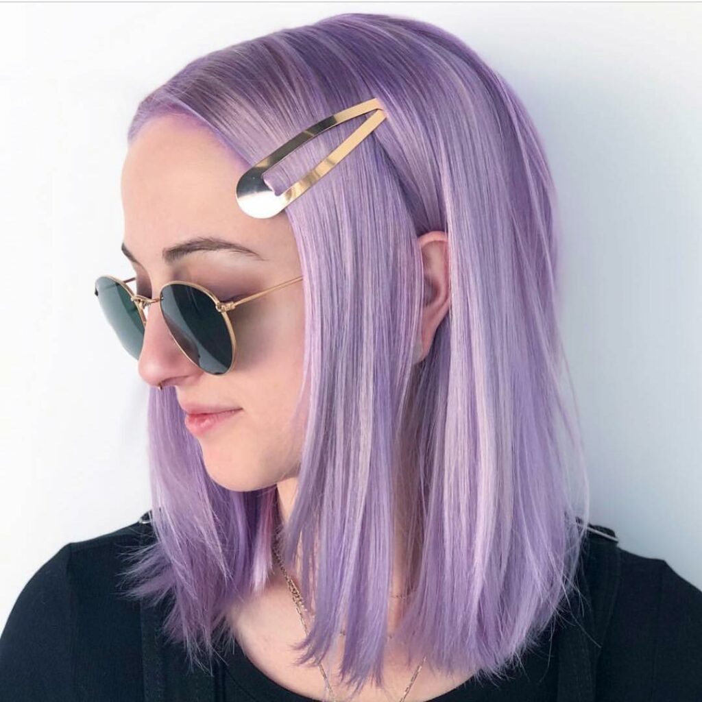 24 Stylish E-Girl Hair Ideas to Experiment with in 2024 30 Metal Barrettes and the Middle Part