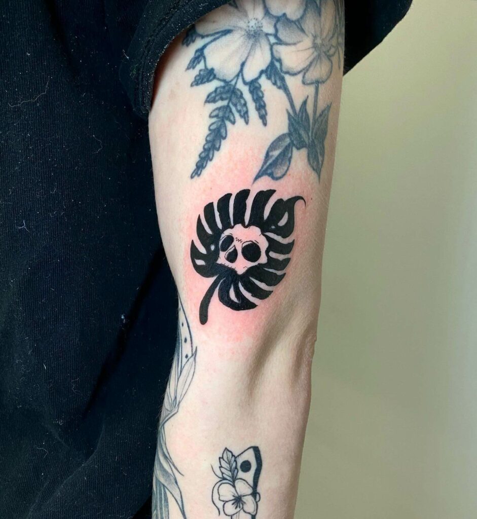 10+ Skull Tattoo Easy Ideas That Will Blow Your Mind! 13 Minimalistic and Simple Skull Tattoo Designs