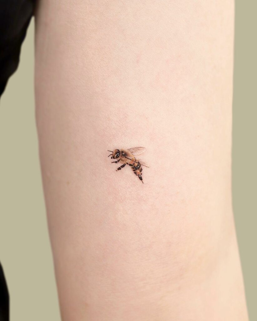 11+ Girly Bee Tattoo Ideas That Will Blow Your Mind! 14 Amazing Realistic Tattoo of Bee Girly Designs