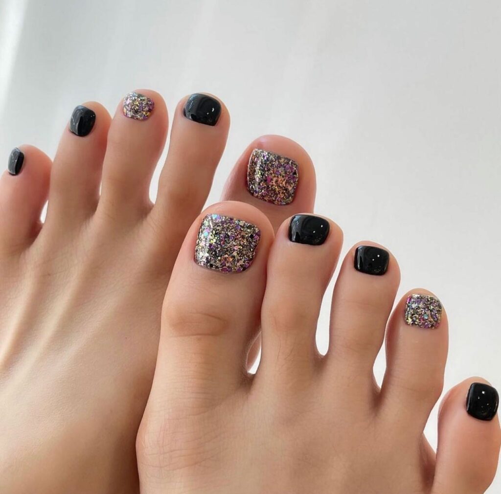 Add Sparkle with 25 Sparkly Toe Nails for 2024 29 Combination Of Black And Sparkly Glitters