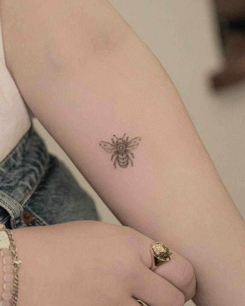 11+ Girly Bee Tattoo Ideas That Will Blow Your Mind! 12 Amazing Girly Cute Bee Tattoo Ideas