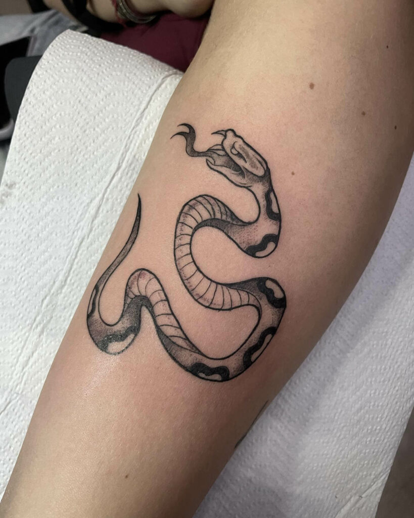 11+ Snake Tattoo On Hand Ideas That Will Blow Your Mind! 14 Simple Snake Tattoo