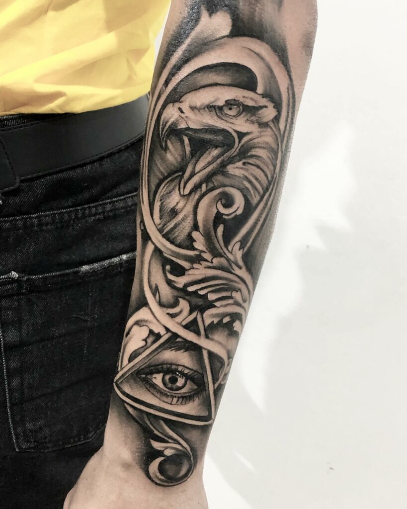 The Triangle Eye Tattoo Meaning & 10 Amazing Designs To Inspire You! 12 Triangle Eye Tattoo