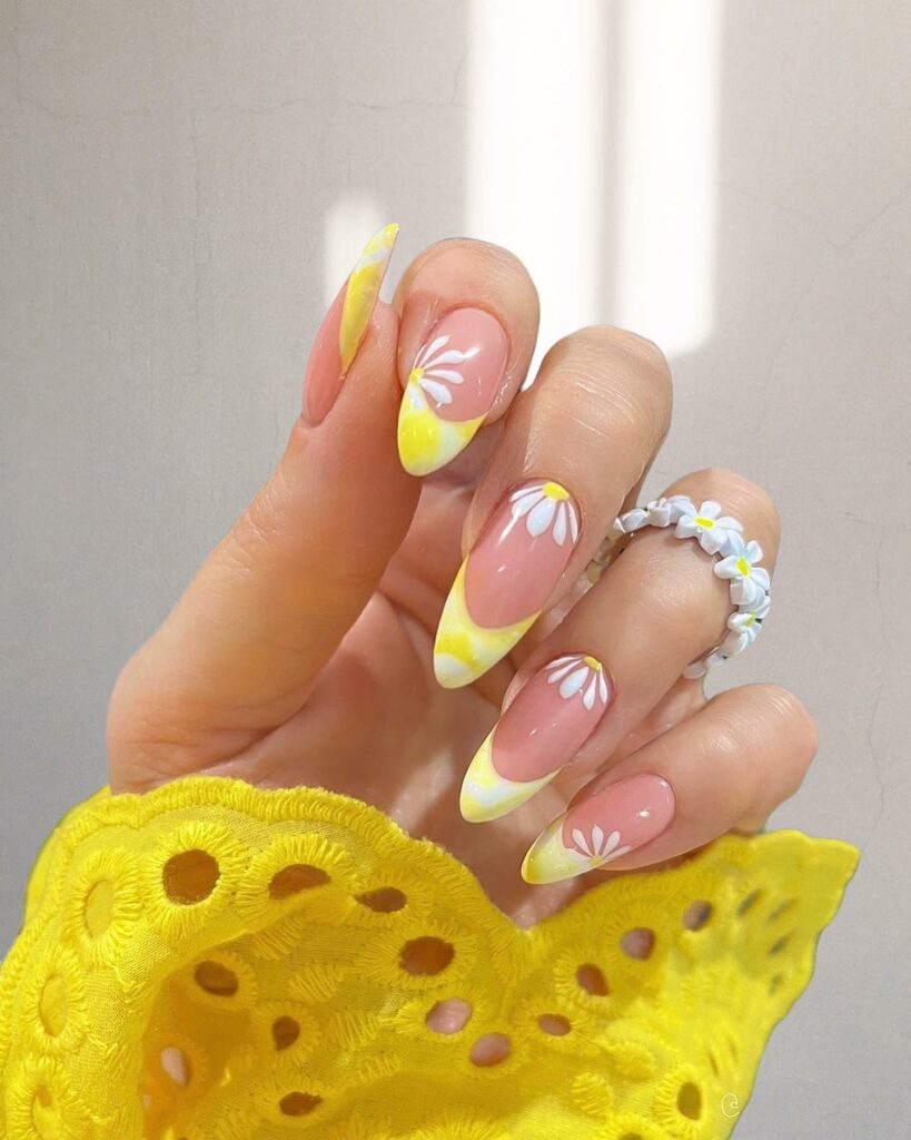 20 Latest Sunshine Nail Ideas To Try In 2024! 20 Sunshine French Nails With Daisies