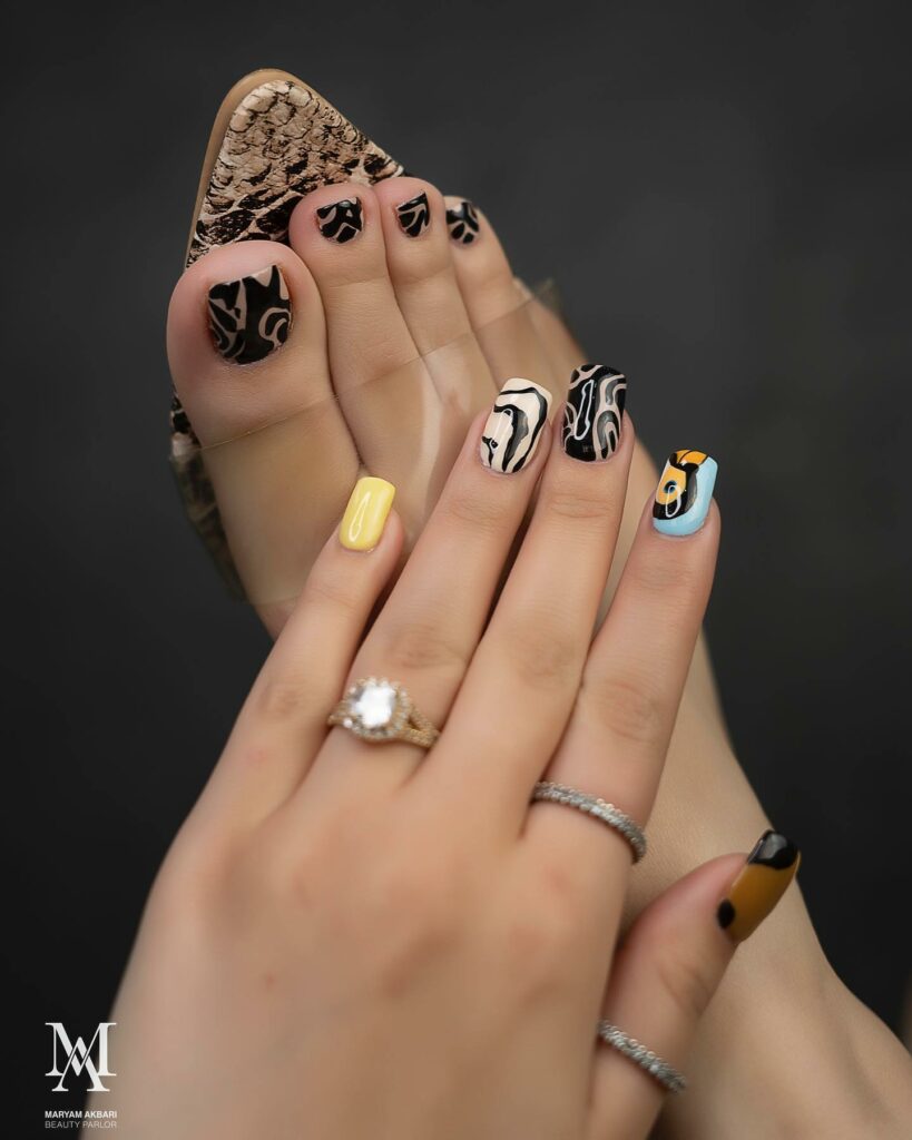 22 Latest Black And Gold Pedicure Designs To Try In 2024! 15 Versace-Inspired
