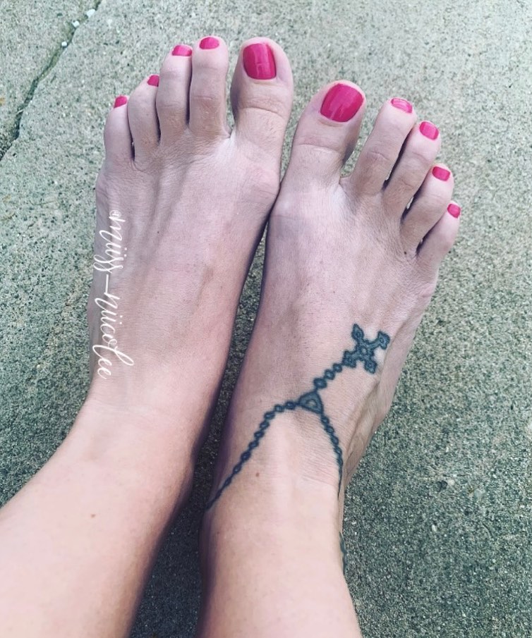 17 Trending Pedicure Colors to Experiment Within 2024 22 Vivid Magenta