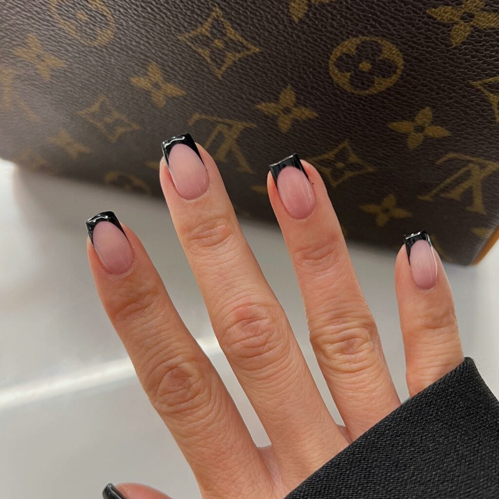 22 Latest Short Black French Tip Nail Ideas To Try In 2024! 11 Black French Tip On Short Square Nails