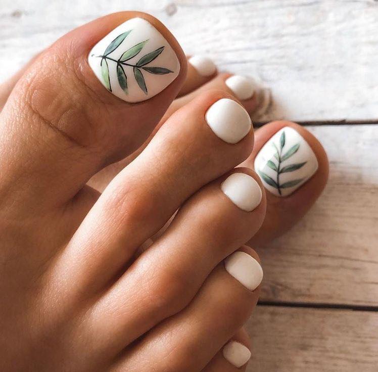 35 White Pedicure Ideas for a Chic Look in 2024 35 Summary White Accent Toenail Ideas