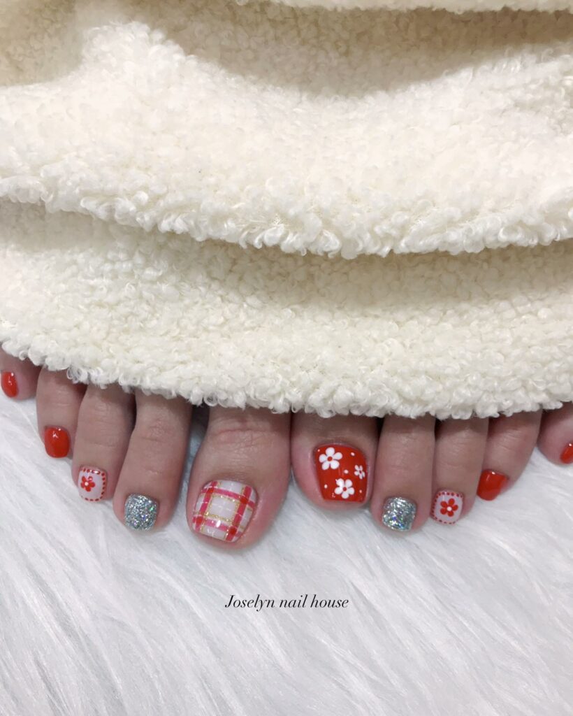 35 White Pedicure Ideas for a Chic Look in 2024 31 Holiday Spirit with Christmas Designs