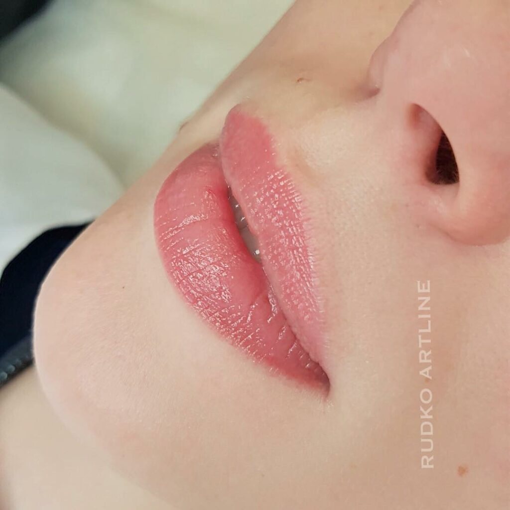 11+ Unique Lips Tattoo Ideas You’ll Have To See To Believe! 17 Amazing Lips Tattoo For Women