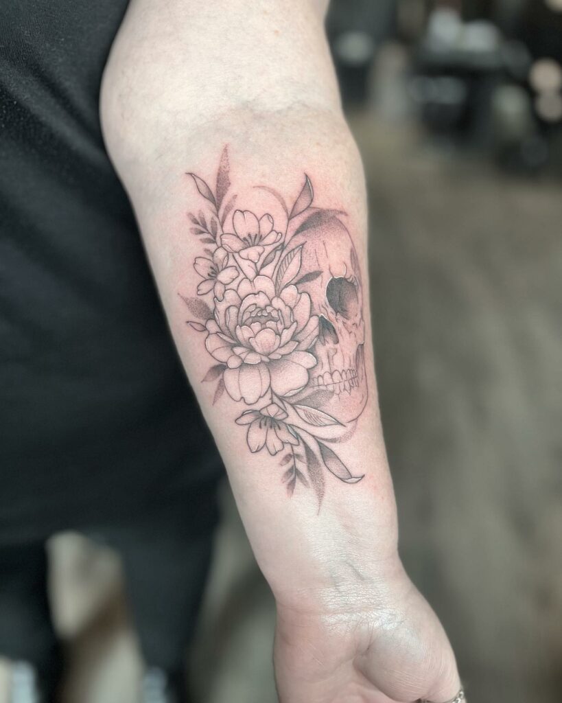 FLORAL TATTOO MEANINGS & 10 AMAZING DESIGNS TO INSPIRE YOU! 29 Flower and Skull Tattoos
