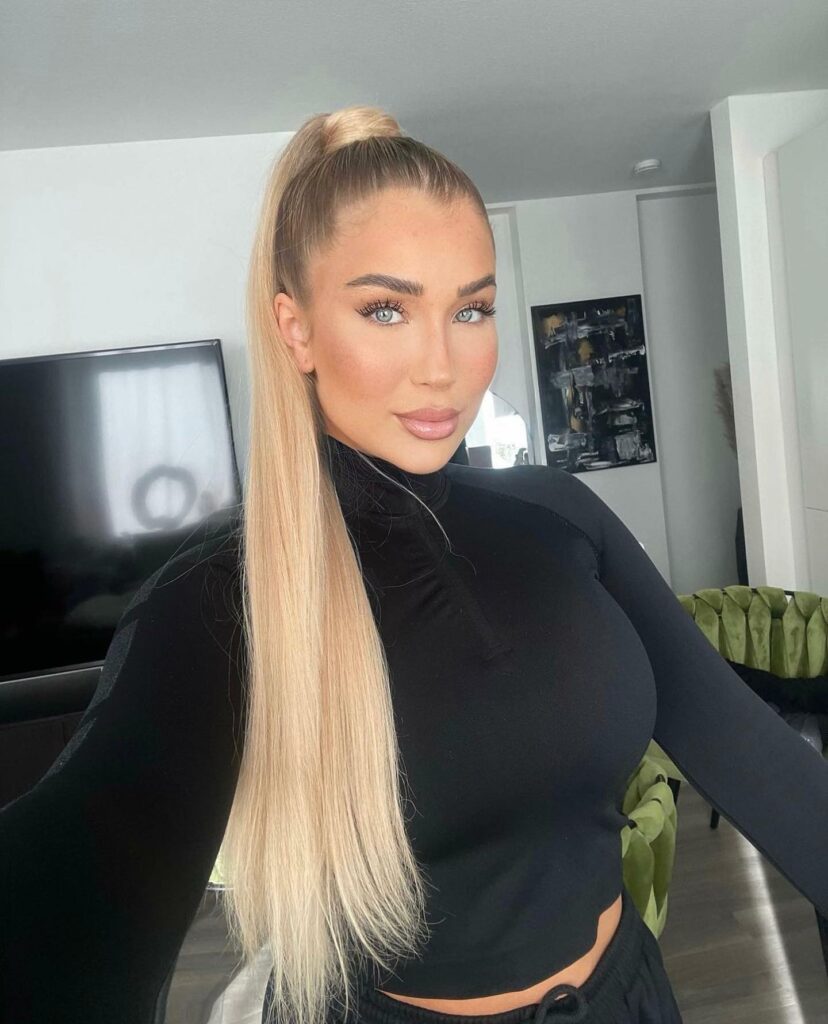 35 Ponytail Hairstyles Ideas for Effortless Elegance in 2024 44 Side Ponytail