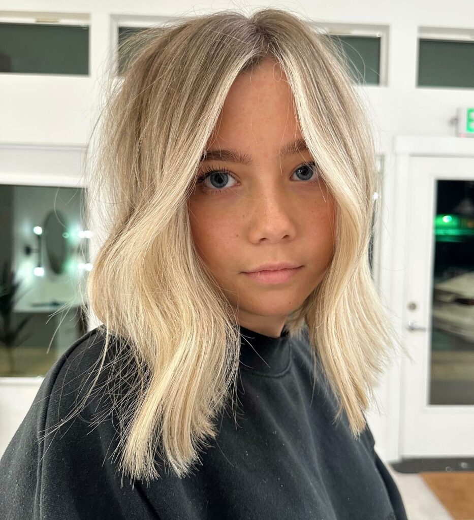 30 Medium Length Hairstyles Blonde Ideas to Try in 2024 37 Blunt Cut White Gold Lob