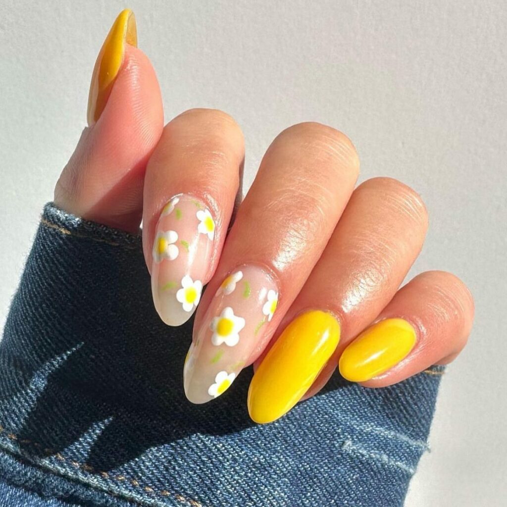 20 Latest Sunshine Nail Ideas To Try In 2024! 18 Sunshine Nails With Daisy Flowers