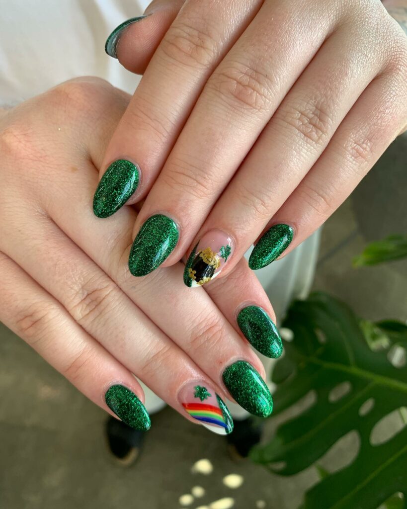 35 Latest St Patrick's Day Nail Designs To Try In 2024! 21 Minimalist Chic