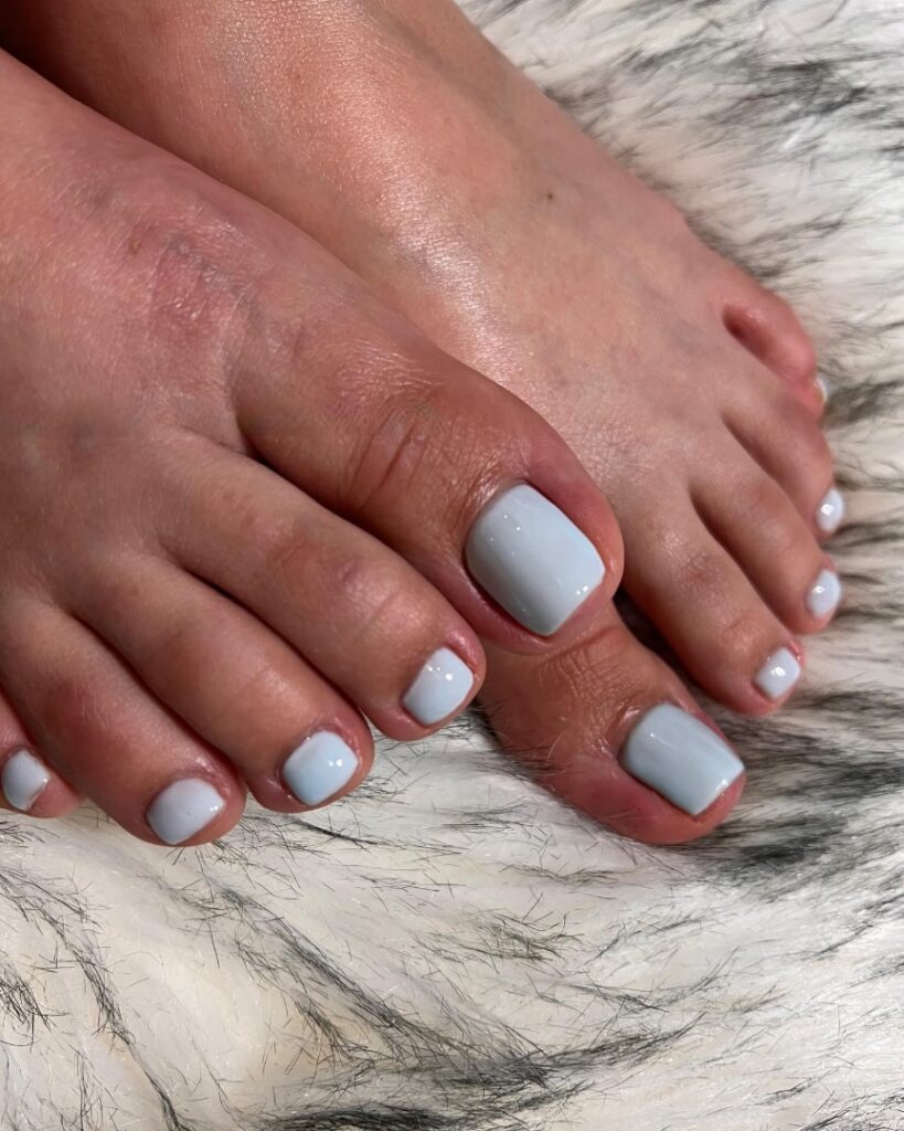 Indulge in 30 Baby Blue Toenail Pedicure Ideas for 2024 10 Fading Baby Blue Color Pedicure