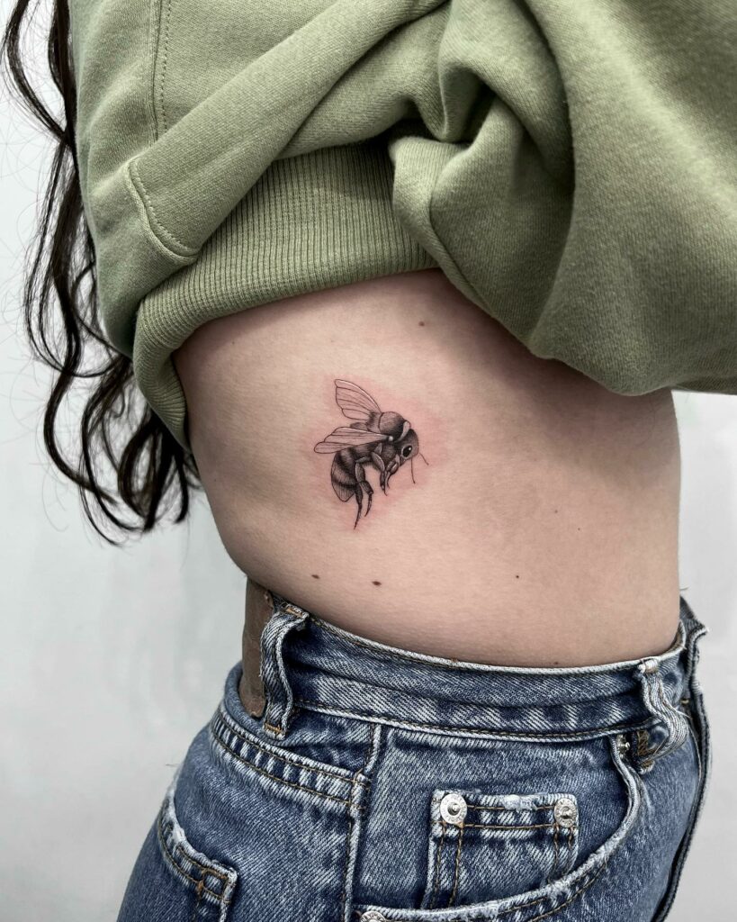 10 AMAZING BEE TATTOO IDEAS + MEANINGS - NEW FOR 2024 19 Realistic Bee Tattoo