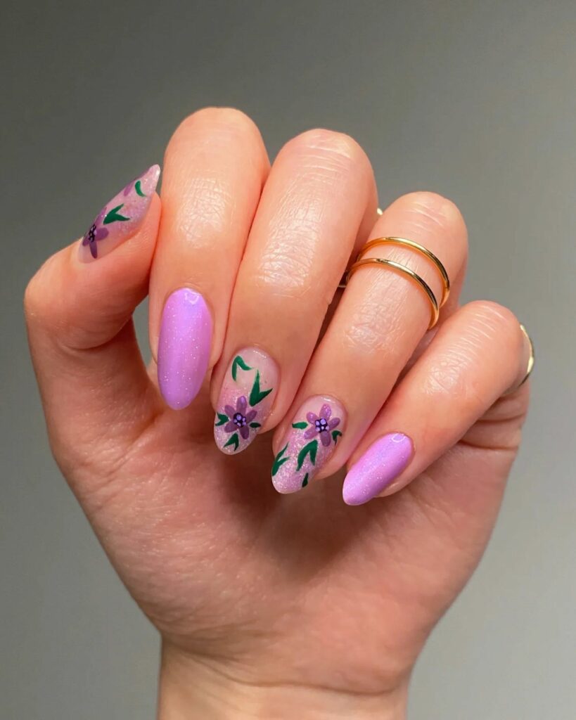 Latest Floral Nail designs to try in 2024! 11