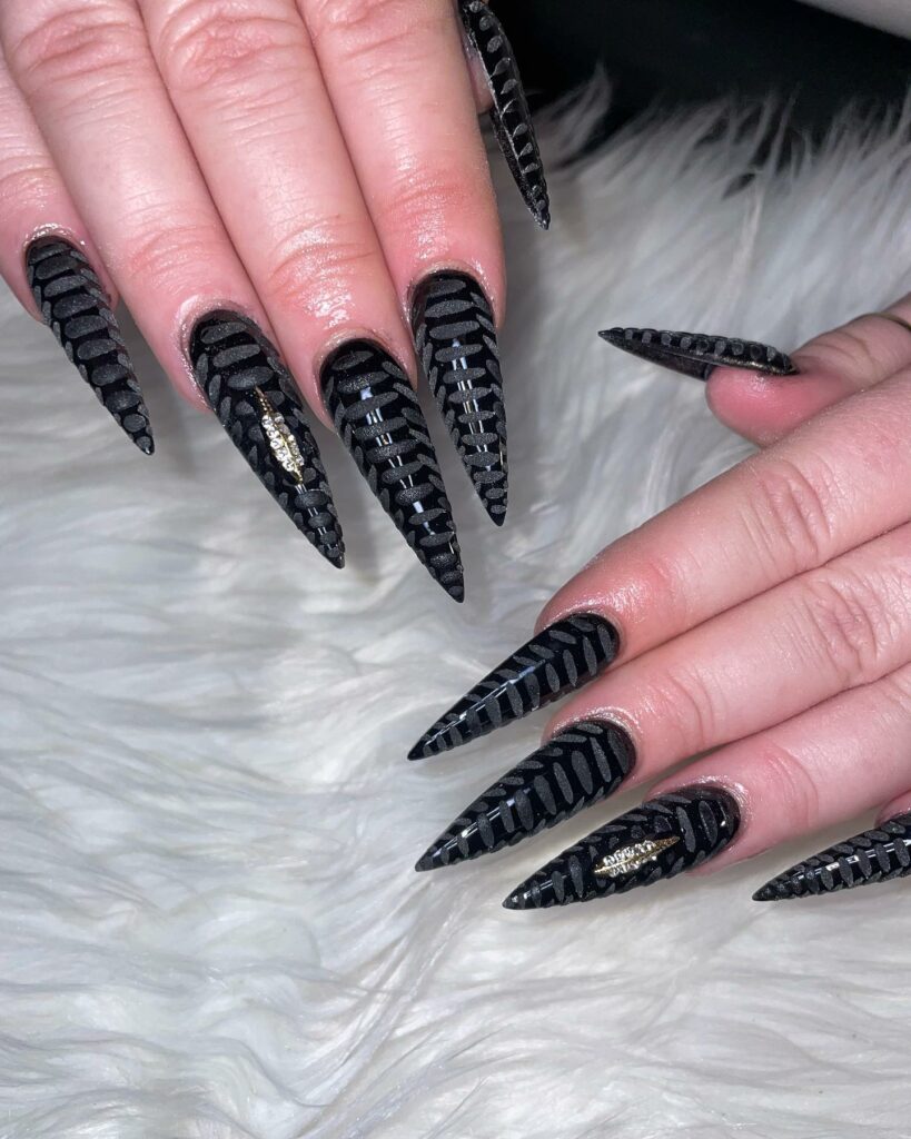 20 Latest Croc Nail Ideas To Try In 2024! 29 Black Croc Stiletto Nails