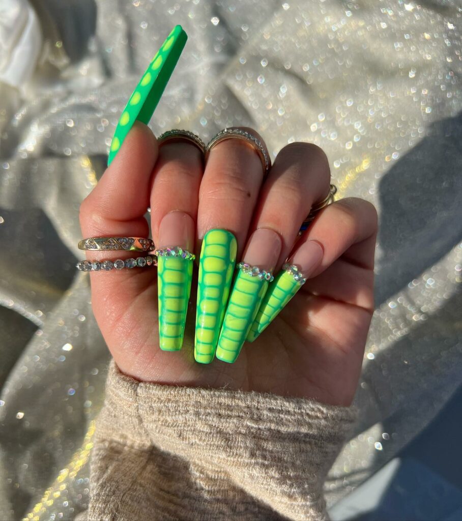 30 Latest Snake Nail Designs To Try In 2024! 21 Neon Green Snake Skin Nails