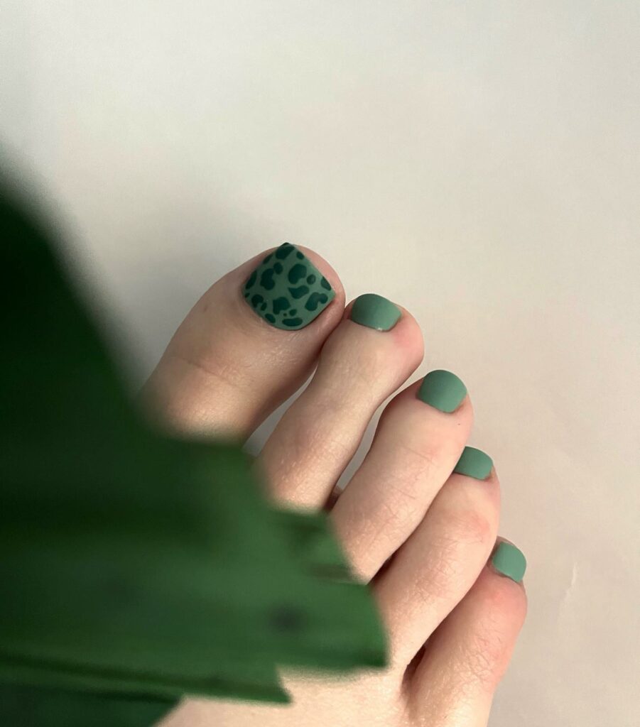 40 Latest Dark Green Pedicure Ideas To Try In 2024! 13 Abstract Dark Green Pedicure
